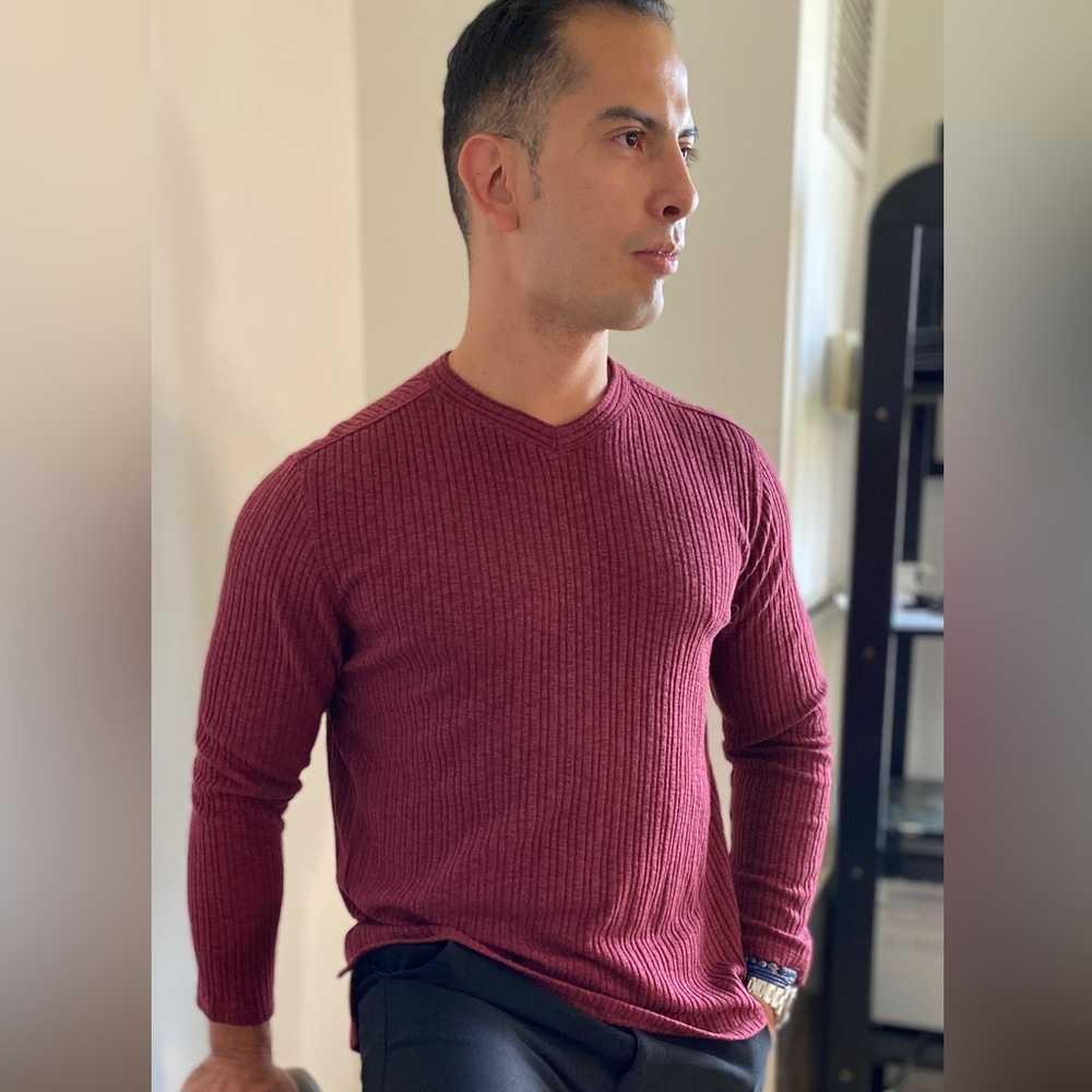 Vee neck long sleeve tee